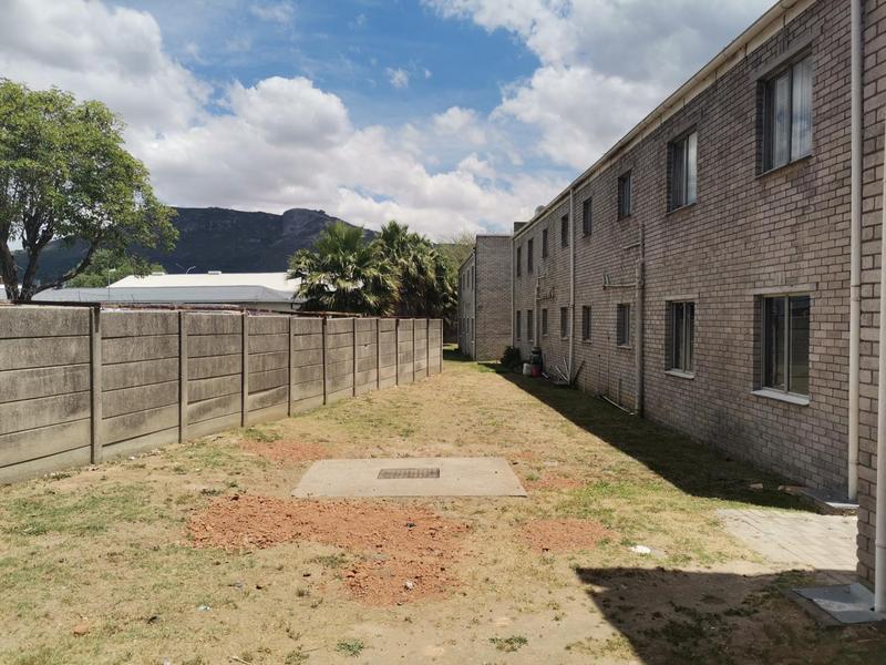 To Let 2 Bedroom Property for Rent in Paarl Western Cape